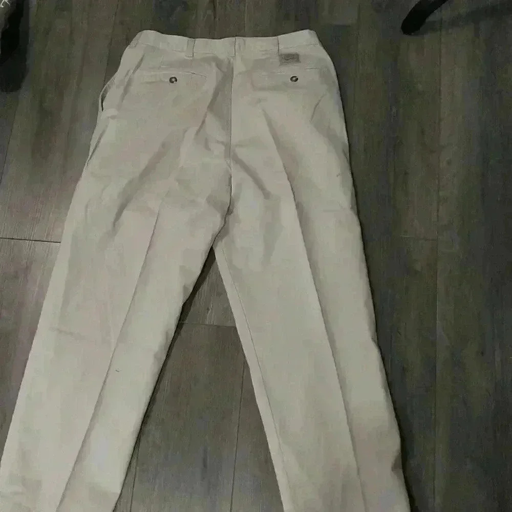 Roots khakis